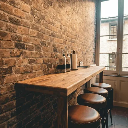 Apartment La Cite Voltaire